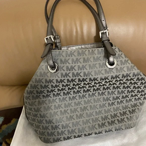 Michael Kors Gray Shoulder Bag with Monogram Design - Picture 2 of 3